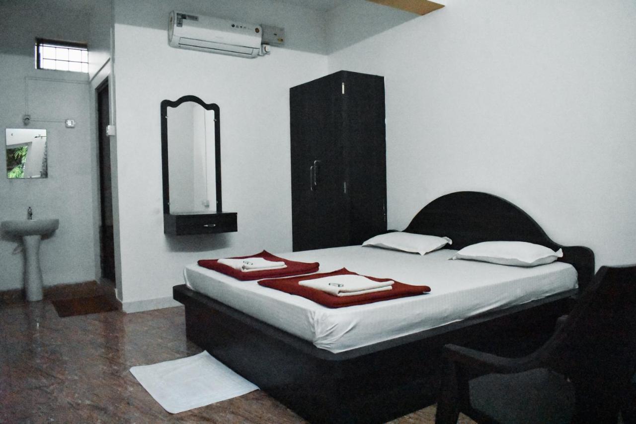 Hotel Gananjaya Gokarna  Extérieur photo