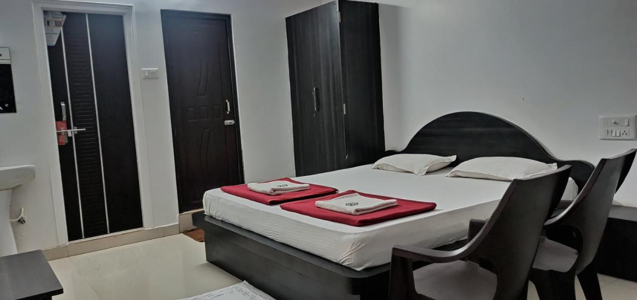Hotel Gananjaya Gokarna  Extérieur photo